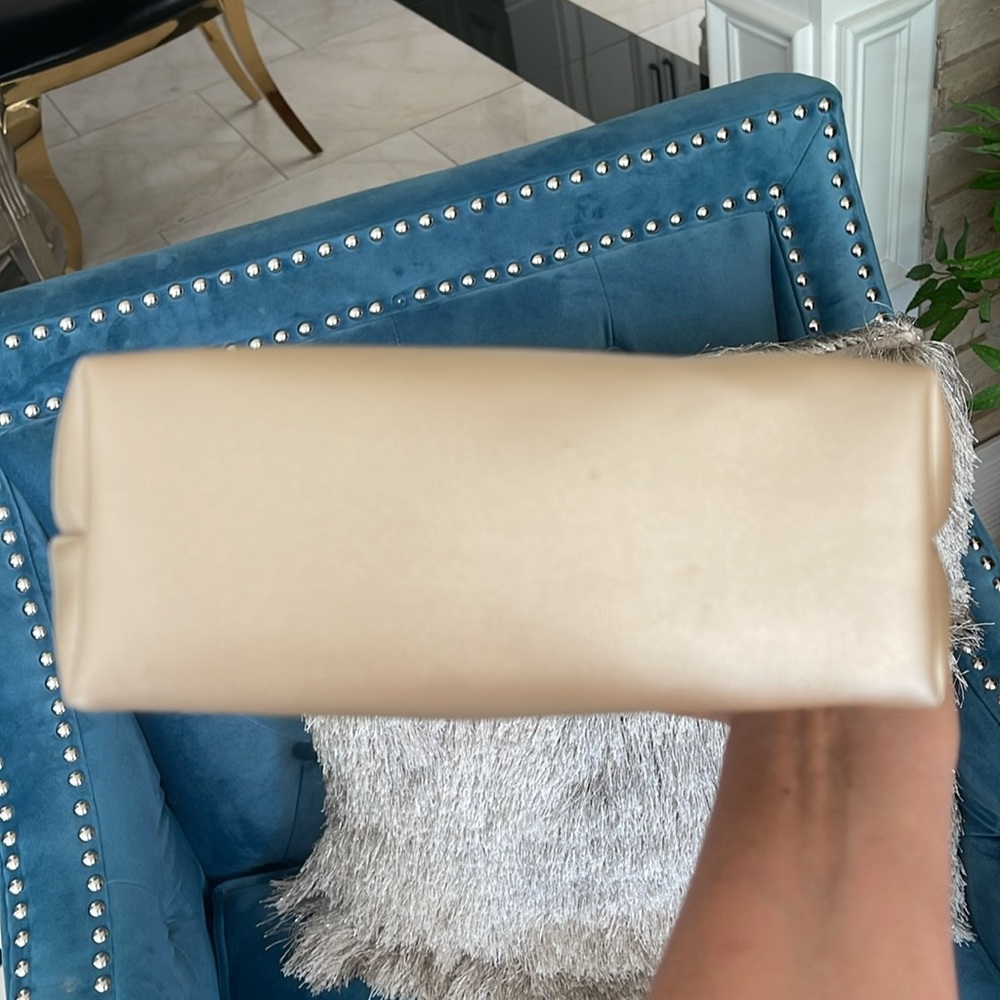 Bvlgari metallic gold faux leather cosmetics bag - Picture 10 of 12